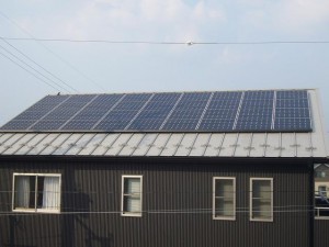 シャープ金属屋根の太陽光発電
