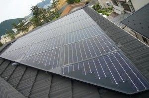 シャープ太陽光発電　瓦屋根