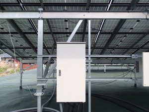 産業用太陽光　集電箱
