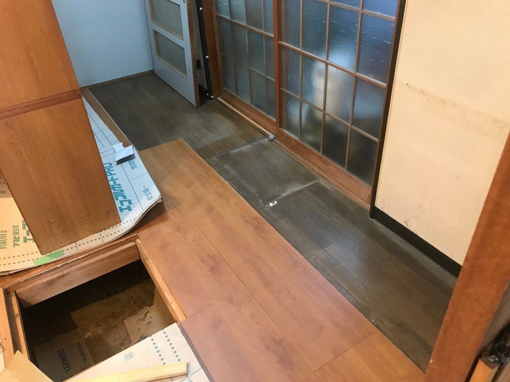 台所の床を重ね張り