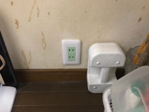 非常用コンセントを色で分かるように