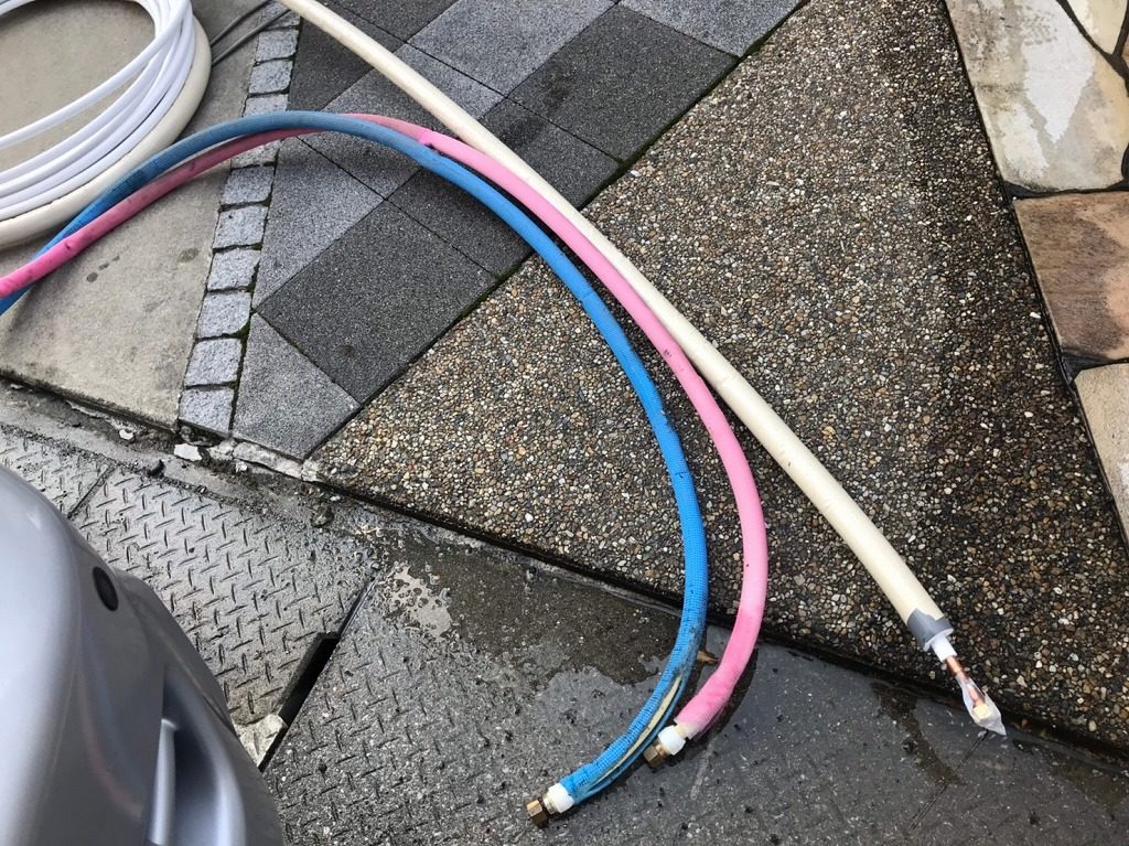 青とピンクの配管のデメリット