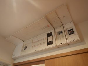 蓄電池とエネファーム分電盤まわりの仕上がり