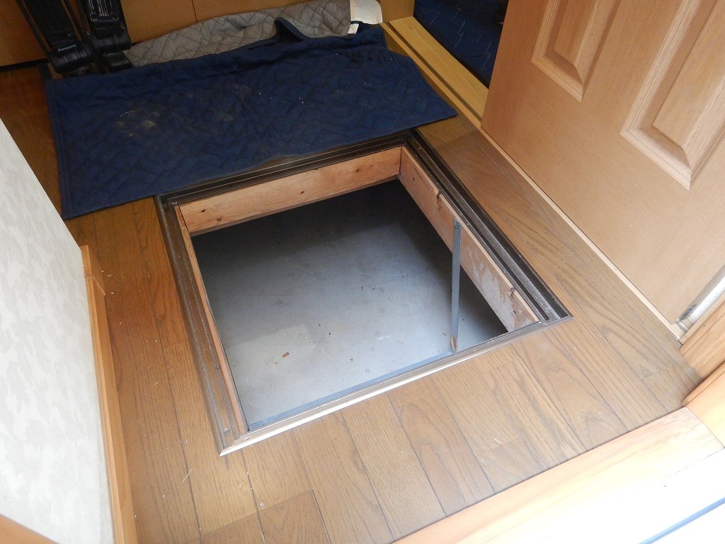 床下収納庫