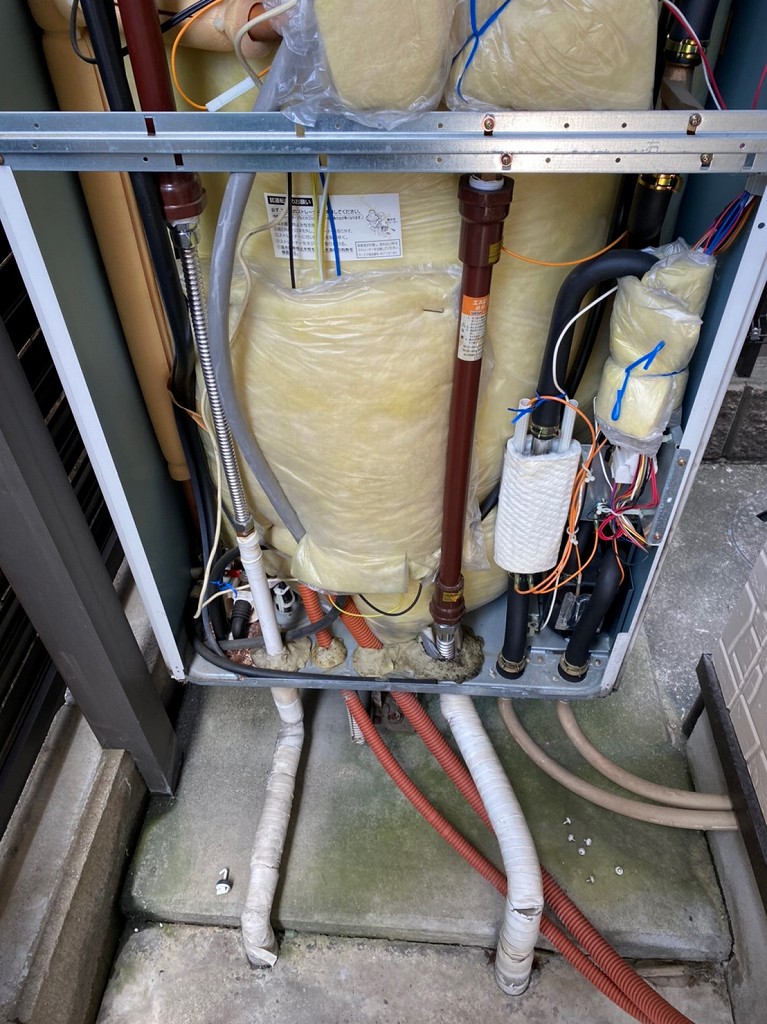 電気温水器の配管