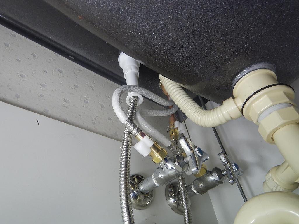 洗面所水栓の取替 (3)