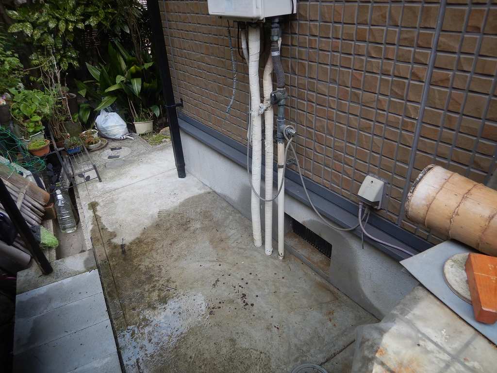 ガス給湯器から水漏れ