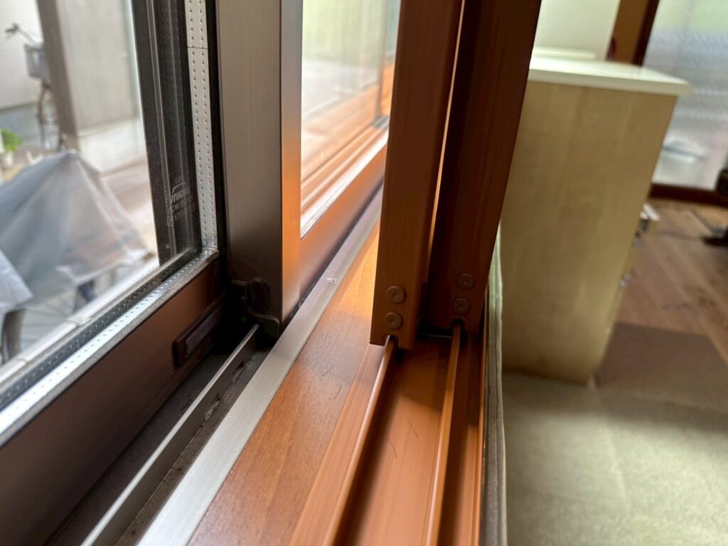 既存の窓との隙間