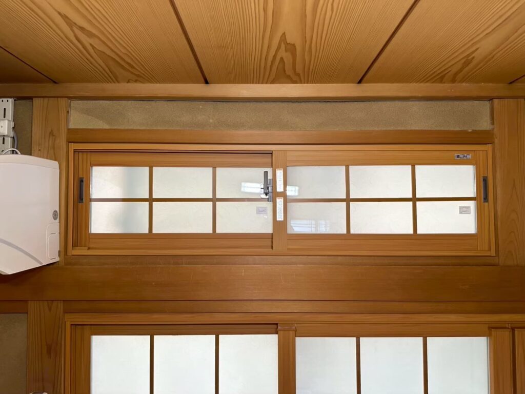 欄間に二重窓