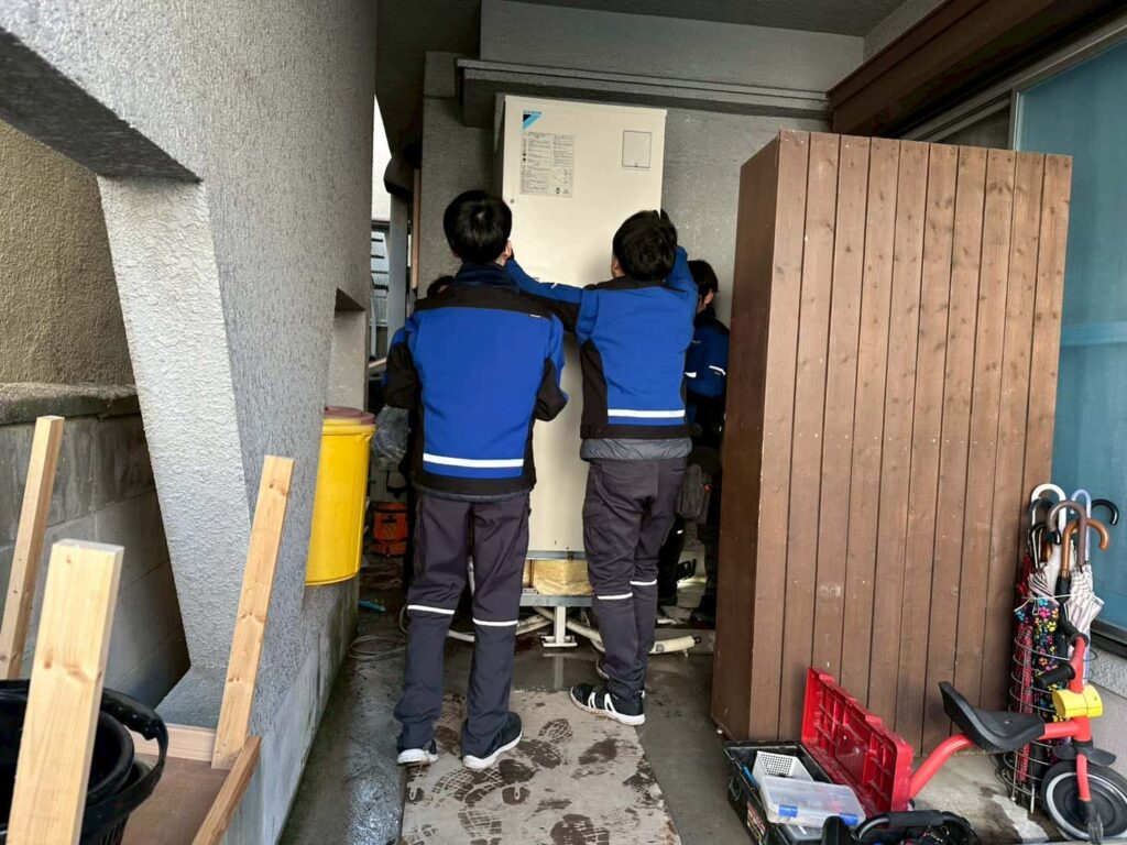 エコキュートを運搬